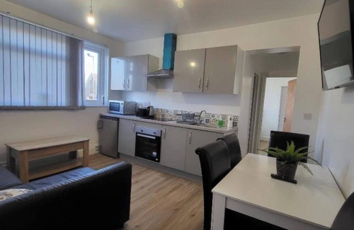 Patchway Apartment | Escape, 2 Bedrooms Apartment