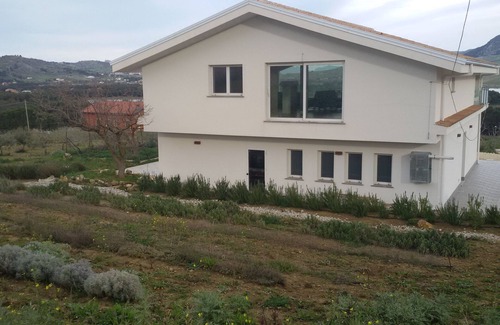 Piana degli Albanesi House | escape escape from palermo