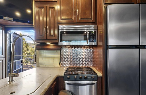 Florissant House | Escape from it all - Private RV