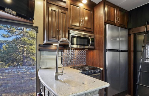 Florissant House | Escape from it all - Private RV