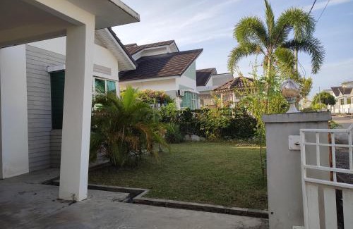 Taman Seri Bayu House | Escape Homestay