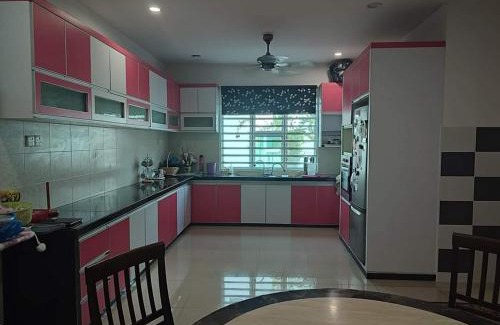 Taman Seri Bayu House | Escape Homestay