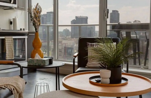 East Village Apartment | Escape in the Sky Studio | Peaceful & Cozy