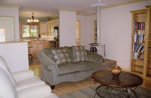 Simi Valley House | Escape LA to nearby nature Live/Work Tuscan Villa Estate with Indoor Pool/Spa