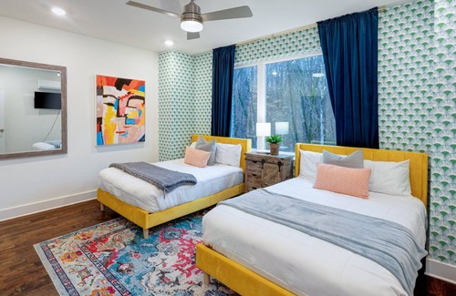Hermitage House | Escape on Central Pike | 20 mins from DT
