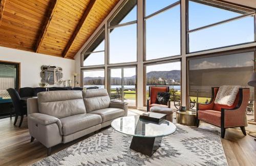 Cathlamet House | Escape on the River