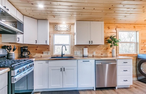 Oklahoma County House | Escape the Chaos: Your Family's Rural Retreat (With Wi-Fi!)