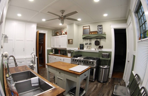 Unadilla House | Escape the City- 5-star Huge Craftsman style home on Main St. Built in 1915