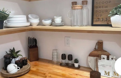 Northeast Yonkers Cabin | "Escape the City Bustle: Tranquil Cabin Retreat Just Outside NYC"
