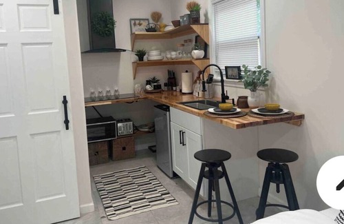Northeast Yonkers Cabin | "Escape the City Bustle: Tranquil Cabin Retreat Just Outside NYC"