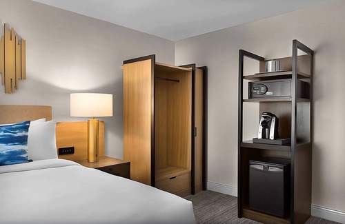 Milpitas Hotel | Escape The Hustle and Bustle! w/Pool, Pet-Friendly, Near River Oaks Park!