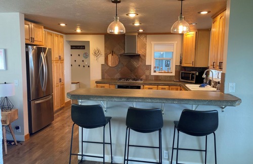 Moses Lake House | Escape The Hustle & Bustle And Enjoy Lake Living For A Weekend Or Stay A Week