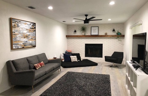 Kingswood House | Escape the Tourists! Lots of space.