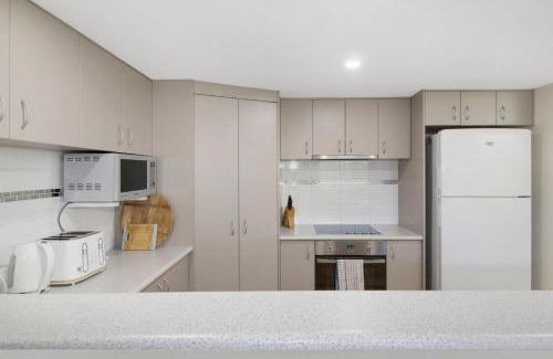 Broadwater Villa | Escape to 64 at Cape View Resort