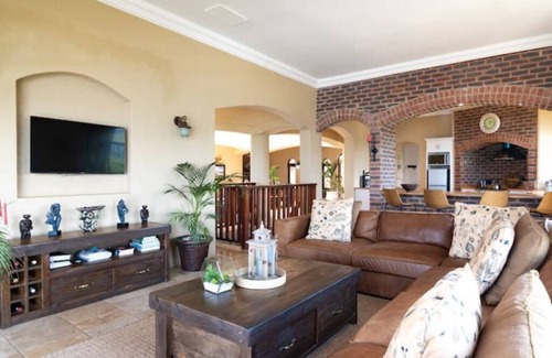 Umhlali Villa | Escape to a Beach Villa
