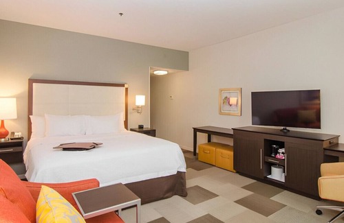 Greater Greenspoint House | Escape to a Dreamy Suite w/ a Modern Vibe!