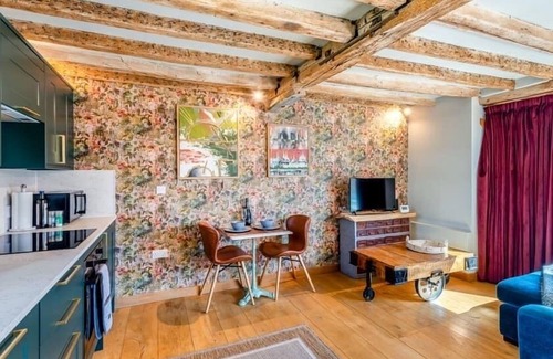 Bilting House | Escape to a romantic countryside retreat on a working farm in the heart of Kent.