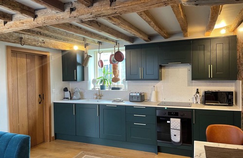 Bilting House | Escape to a romantic countryside retreat on a working farm in the heart of Kent.