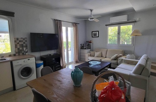 Anavyssos Villa | Escape to a Villa with swimming pool suitable for couples or families