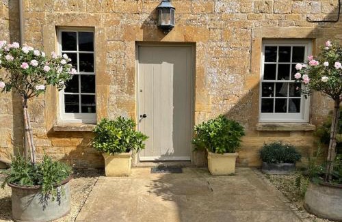 Ash House | Escape to Ash House 18th Century Manor in Somerset
