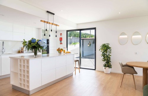 Feteiras Villa | Escape to Auréa House – Luxury with an Ocean View in the Azores.