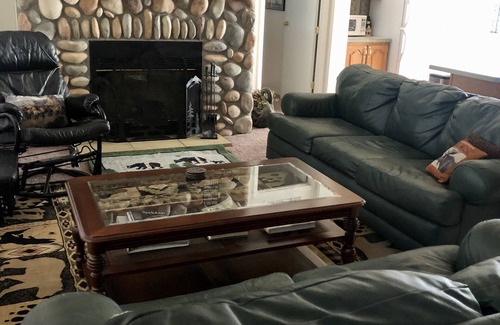 Crystal Lake House | Escape to Black Bear Hollow~Secluded in a Beautiful Aspen Grove & Dog Friendly!