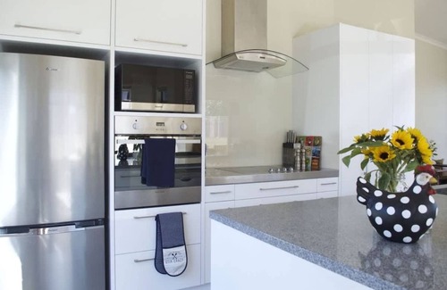 New Plymouth House | Escape To Buller - enjoy a relaxed holiday vibe