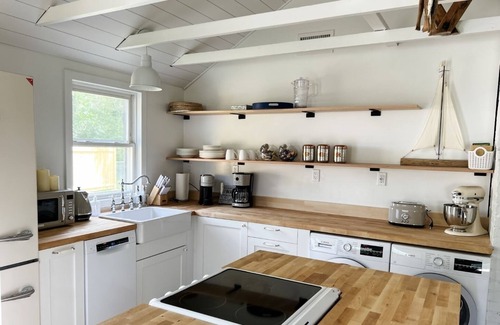 Hyannis House | Escape To Cape - Fully Renovated 2 Bedroom House, Close To Main Street And Beach