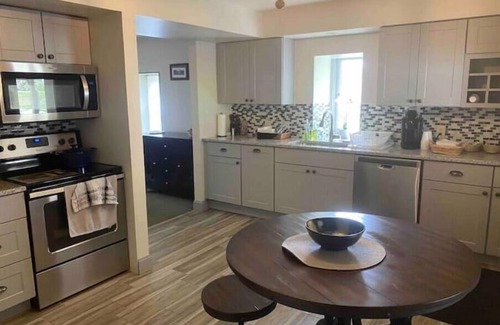 Zionhill House | Escape to Center Valley's 3-bedroom vacation home, 13 min to Dorney Park