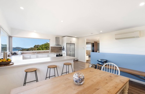 Primrose Sands House | Escape to Coastal Tranquility - 400m from Primrose Sands Beach