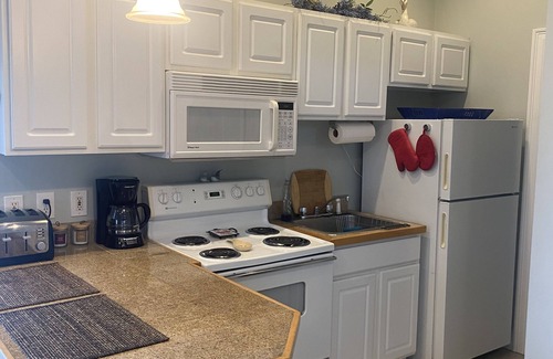Misquamicut Condo | Escape to coastal bliss in this charming condo in Westerly—your perfect getaway!