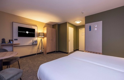 Heelsum Hotel | Escape to Comfort with Indoor Pool, Table Tennis, Trails & Free Parking
