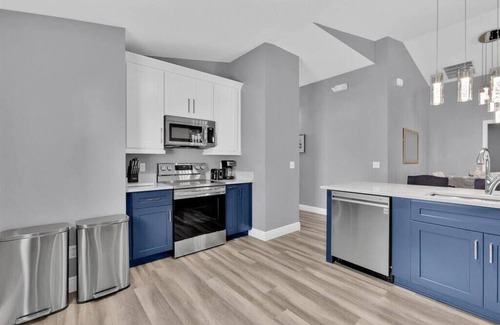 Sandy Ridge House | Escape to Coral Bliss~5BR Pool