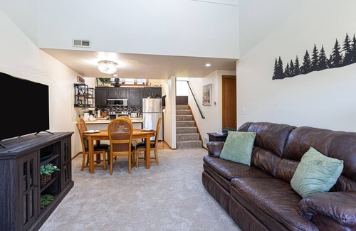 The Galena Territory House | Escape to Creekwood Pines - 2 King Beds, Near Golf, Dog-Friendly, Amenity Access
