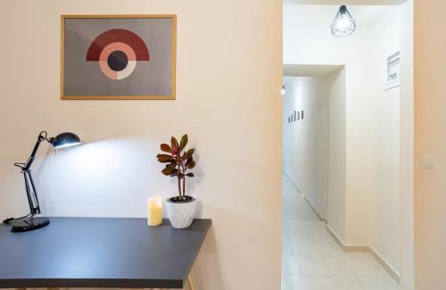 Kalamata Apartment | Escape to Kalamata's Old City Your Urban Oasis