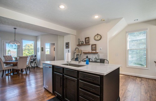 Manistee Condo | Escape to life on the lake!