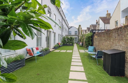 Eastbourne City Centre Apartment | Escape to Luxury Stylish Apartment in Eastbourne