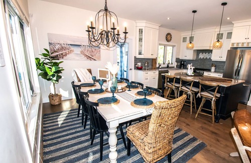 Seguin Cottage | Escape to Muskoka Waterfront Cottage - Hot Tub & Private Beach!