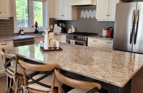 Seguin Cottage | Escape to Muskoka Waterfront Cottage - Hot Tub & Private Beach!