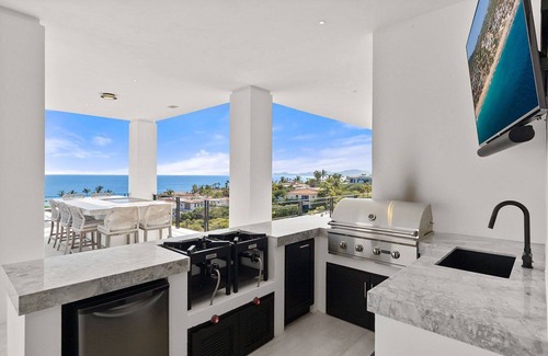 Buzzards Villa | Escape to Paradise: Experience the Ultimate Luxury at Cabo San Jose Villa 1043