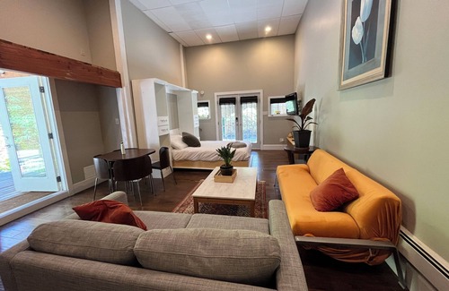 Deep Cove Bed & Breakfast | Escape to Nature!