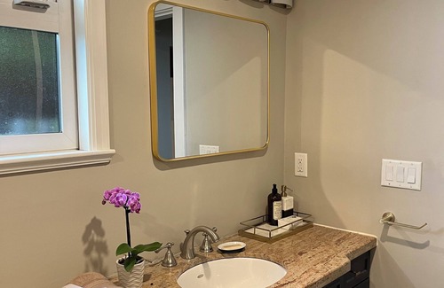 Deep Cove Bed & Breakfast | Escape to Nature!