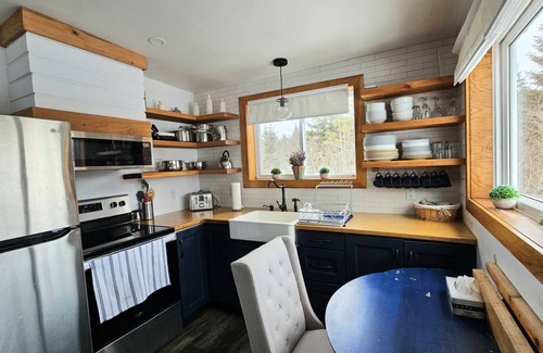 Lawrencetown Cottage | Escape to nature at Saltwater Hideaway Cottage. Panoramic views!