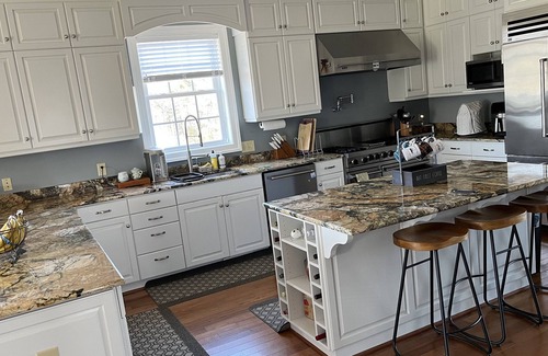 Patrick Henry Other | Escape to Nature: Exquisite Retreat Perfect for Gatherings near Charlottesville