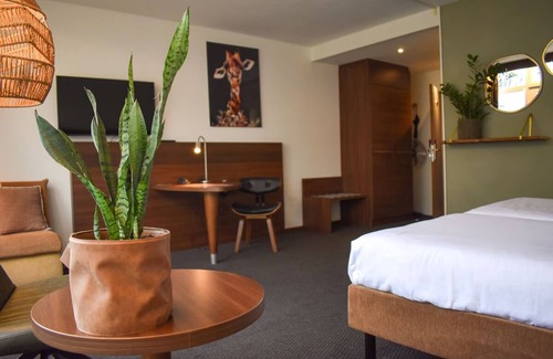 Bosschenhoofd House | Escape to Nature from a Spacious Suite Near City Sights & Local Landmarks
