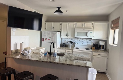 Myrtle Beach Condo | Escape to OCEAN BREEZE/2 BR Condo with Stunning Ocean Front Views