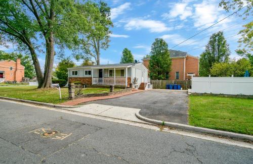 Alexandria West House | Escape to our cozy 3 Bed Rm 2 Bath Unit in Alexandria VA