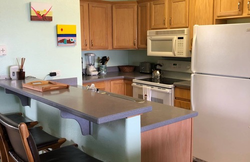 North Side Condo | Escape to Paradise – Beautiful & Budget-Friendly Condo!