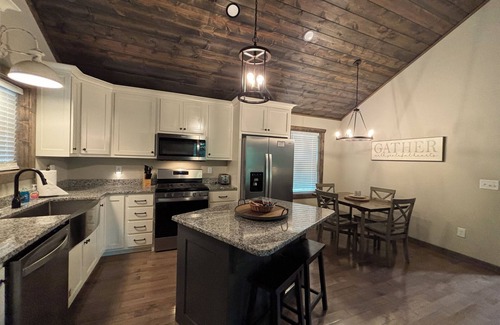 Murphy House | Escape to "Peaceful Seasons" of WNC