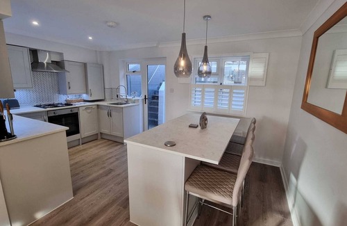 Rye Cottage | Escape to Rye at the Strand overlooking The Strand Quay with parking!